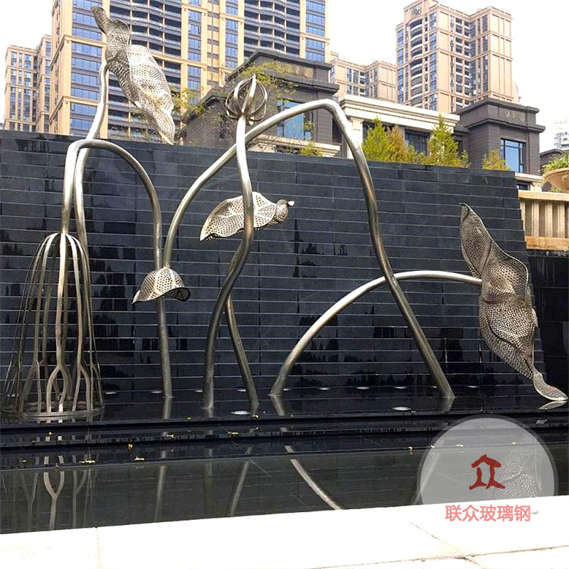 大型不銹鋼雕塑廠家定制鏡面幾何鹿鯤戶外園林景觀廣場房地產金屬